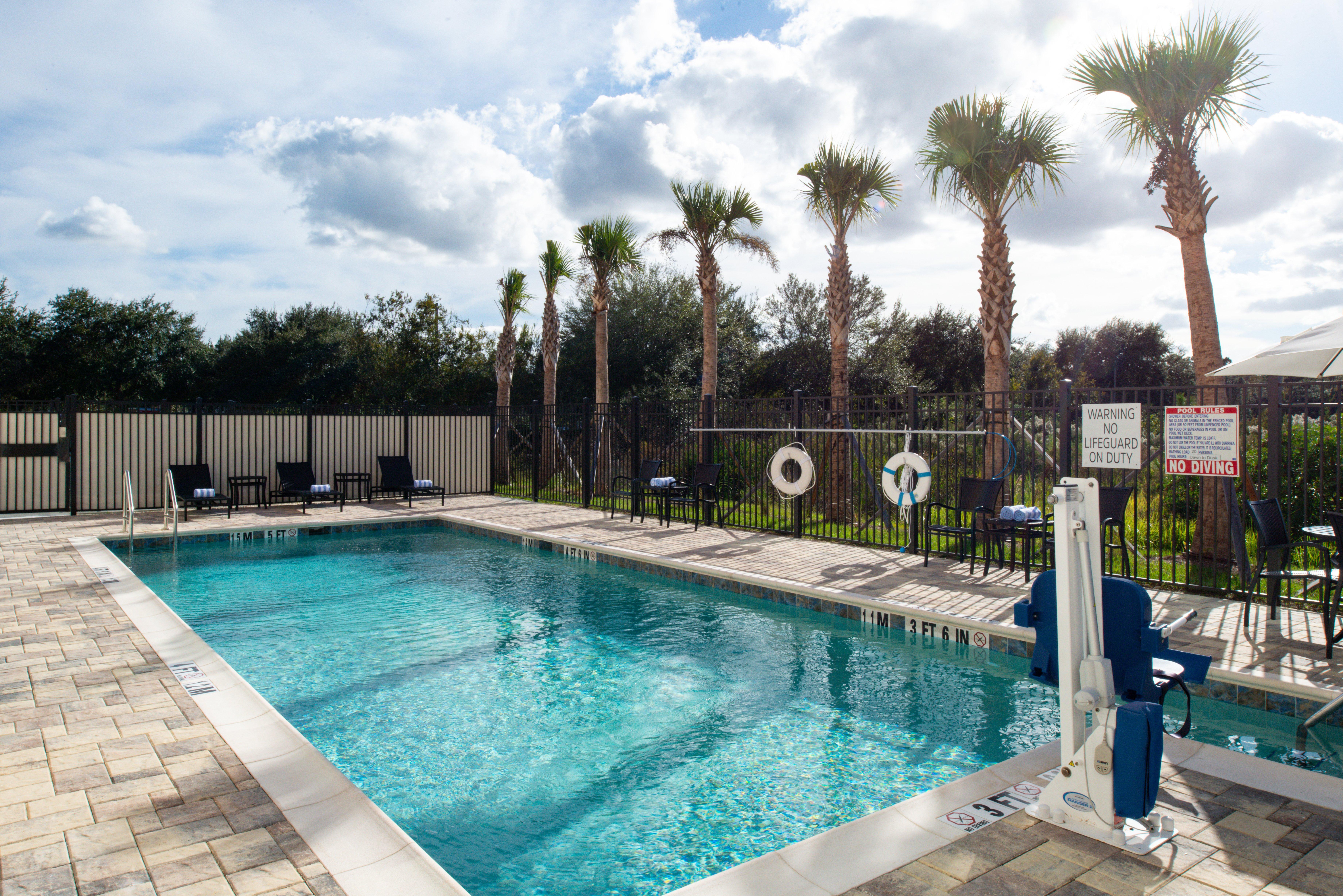 Holiday Inn Express Orlando - South Park By Ihg Williamsburg Екстер'єр фото