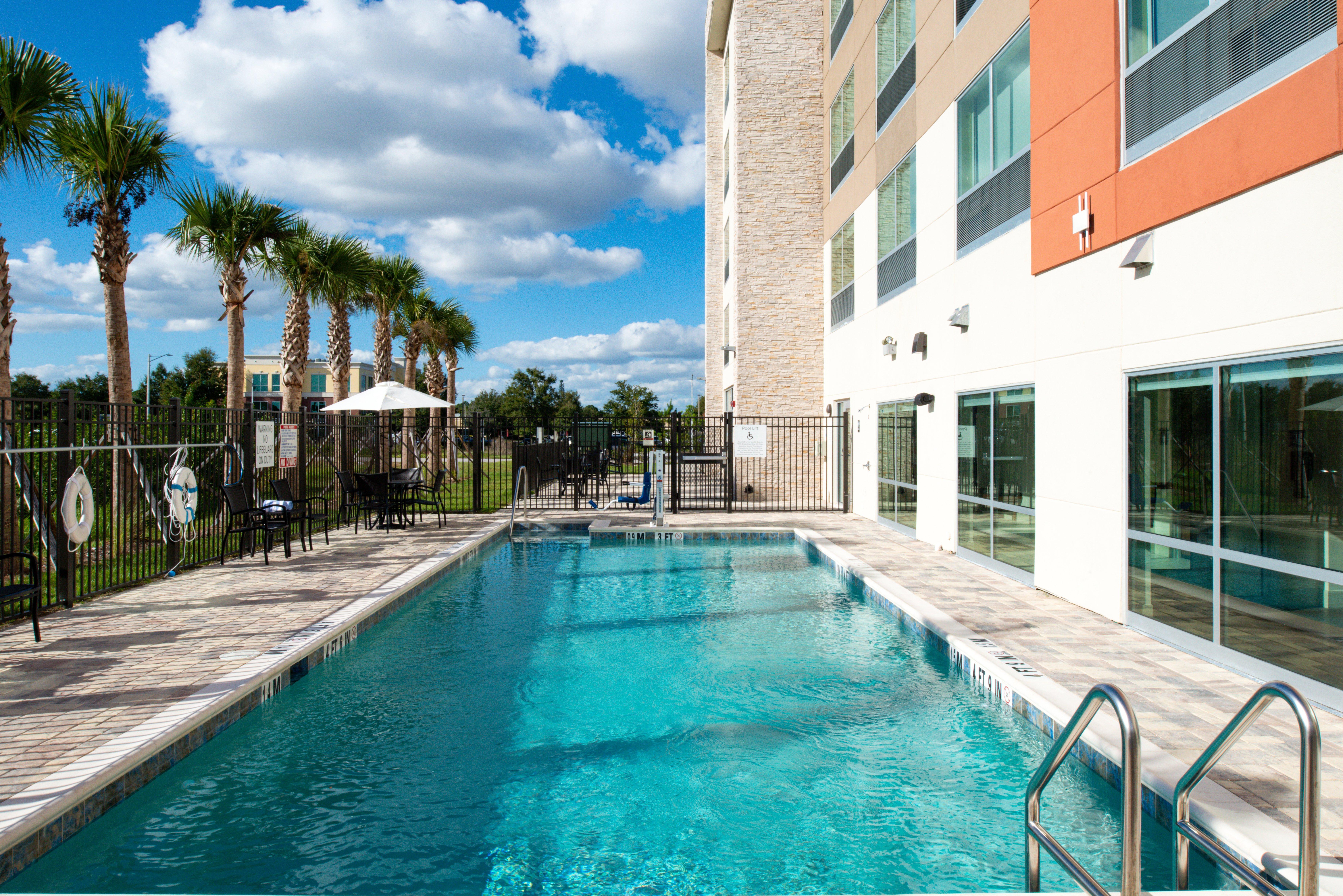 Holiday Inn Express Orlando - South Park By Ihg Williamsburg Екстер'єр фото